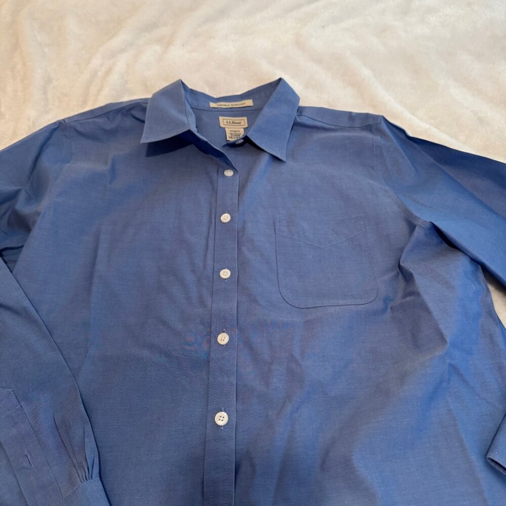 L.L. Bean Wrinkle Resistant Blue Cotton Long Sleeve Button Down Blouse Size L - Picture 2 of 16
